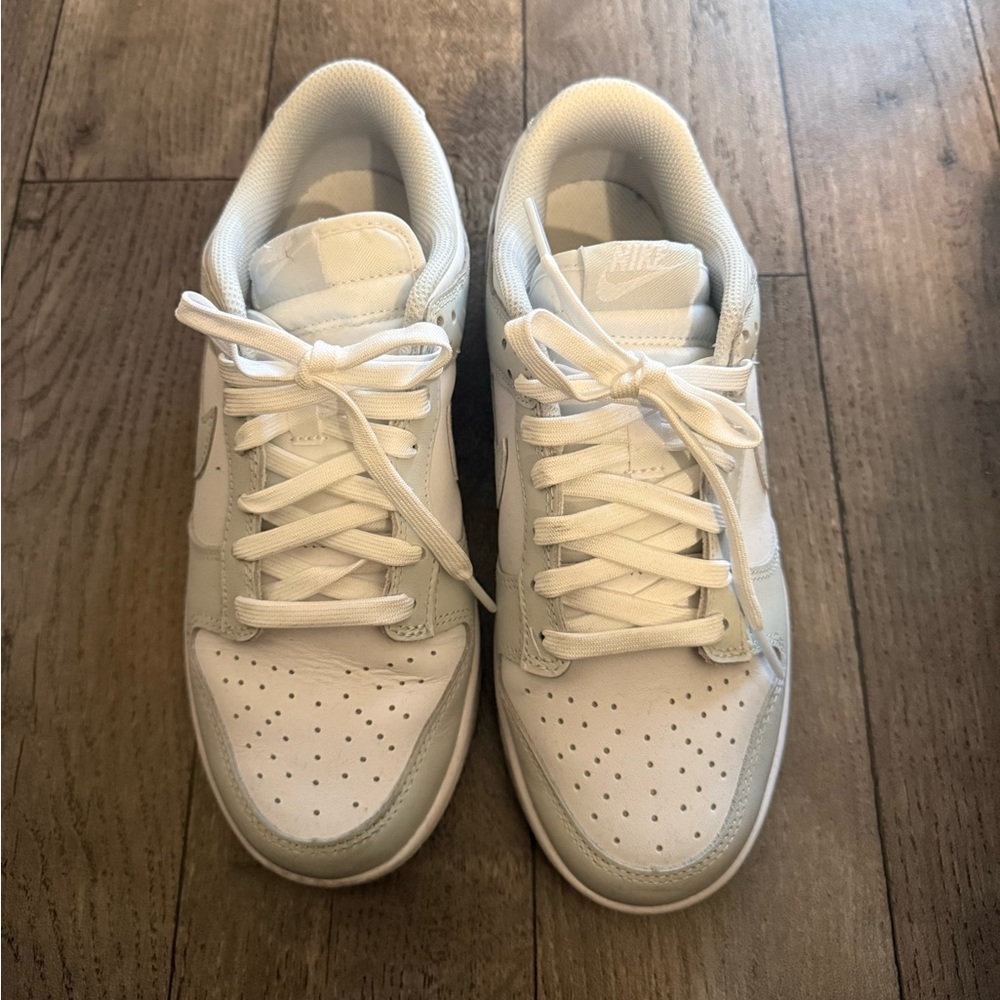 Nike Women's White and blue Sneakers
